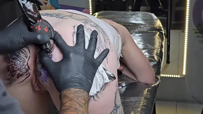 STARTING THE DAY WITH A CHANGE IN MY ANAL TATTOO 2