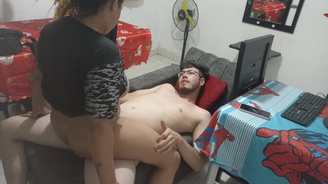 Stepbrother bangs married 18-year-old with big tits in New York