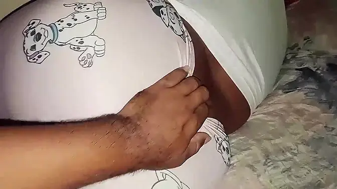 Stepbrother wakes up stepsis and makes her cum