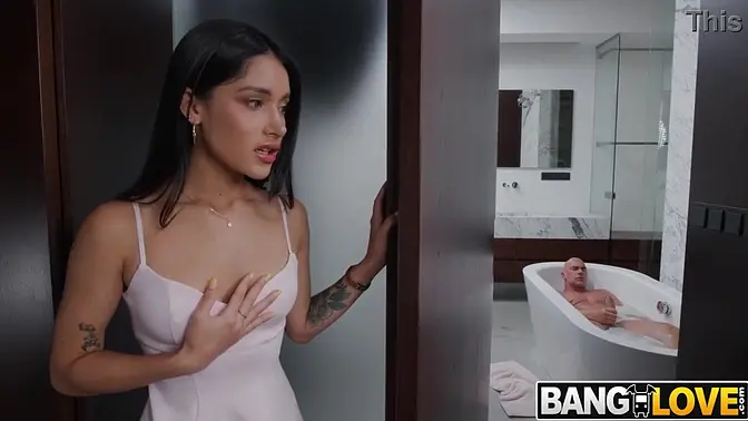 StepDaddy's big cock pleases petite MILF Carolina Guerrero