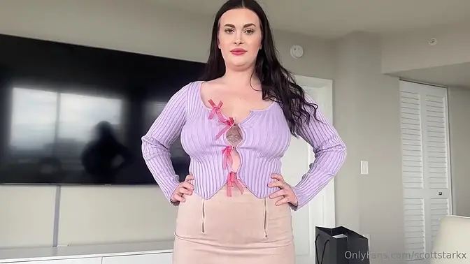 Stepdaughter Lindsay Lee sucks cock on her stepmom's shopping list