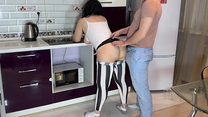 Stepmom is not shy about her big ass and allows her to touch and fuck for this she sucks her stepson's cock