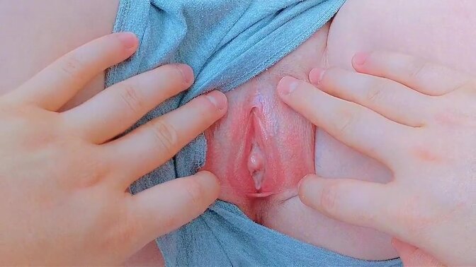 Stepping sister's pink pussy playtime