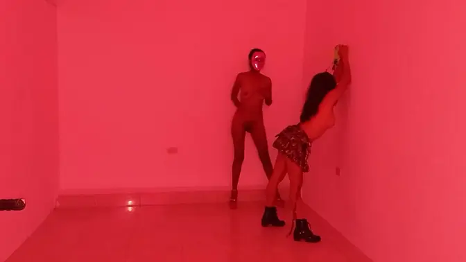 Stepsister and I show off our bodies in sexy dance for boss - video leaked