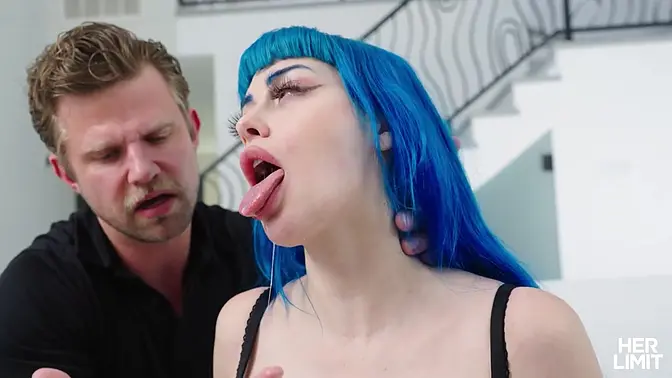 Stretching all holes for facial cum