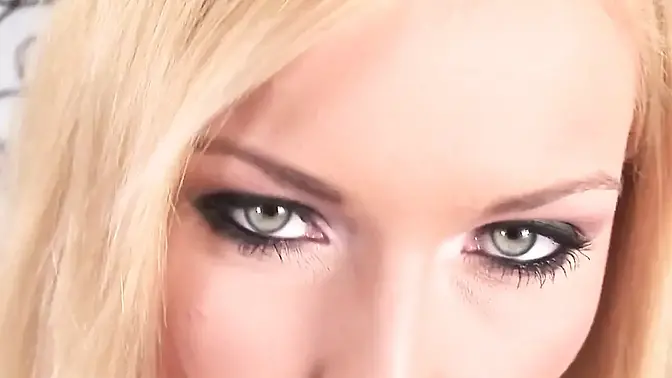 Stunning blonde babe spreads legs and gets fingered