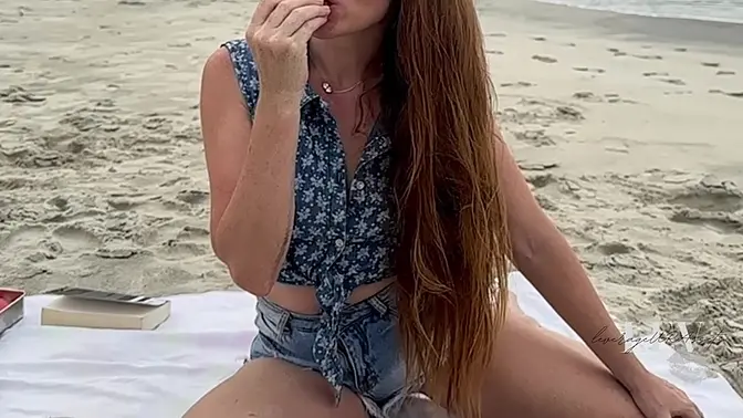 Stunning redhead in bikini try on 4k
