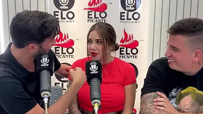 Sultry Lillian Phillips and Bonnie Blue in steamy sex session