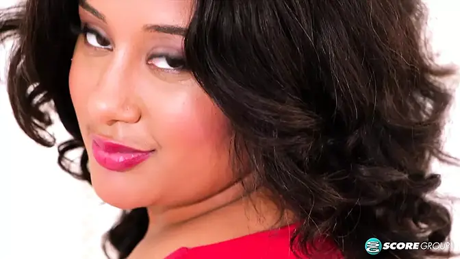 Sultry London Reigns with big ass girl