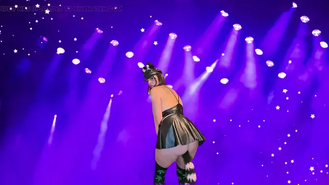 Suzy Wylde seduces in the yard, her huge full boobs shaking and begging to be milked