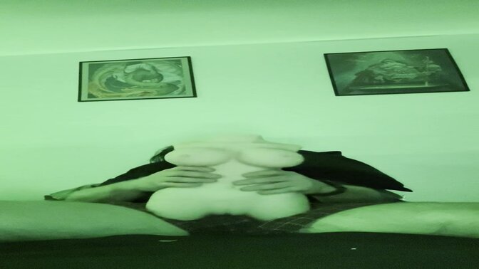 Tattooed emo teenage girl gets a creamy pie in this homemade solo scene