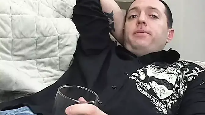 Tattooed stud fucks gorgeous blond MILF's shaved cunt