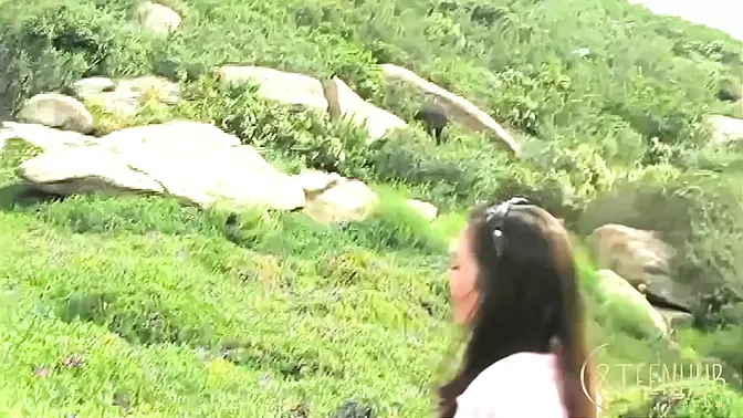 Taylor Rain gives deepthroat and double penetration