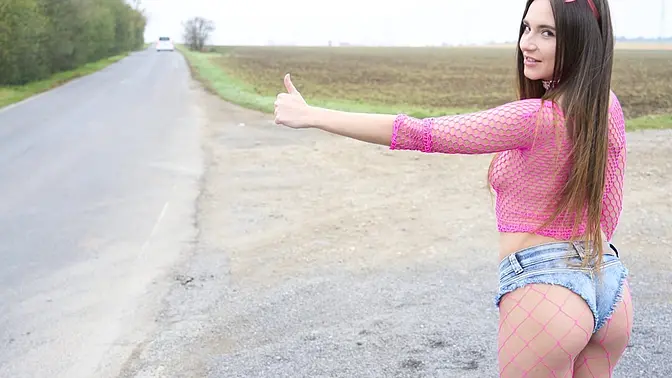 Teen girl gets lucky creampie from random stranger on the road