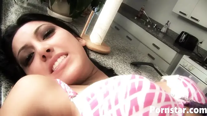 Teen hottie Kimberly Gates deepthroats big black cock