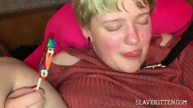 Teen slut swallows cum while her ass is fucked