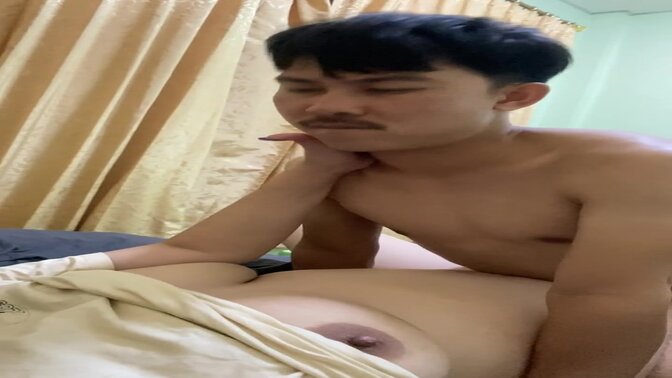 Thai babe sucks cock in French