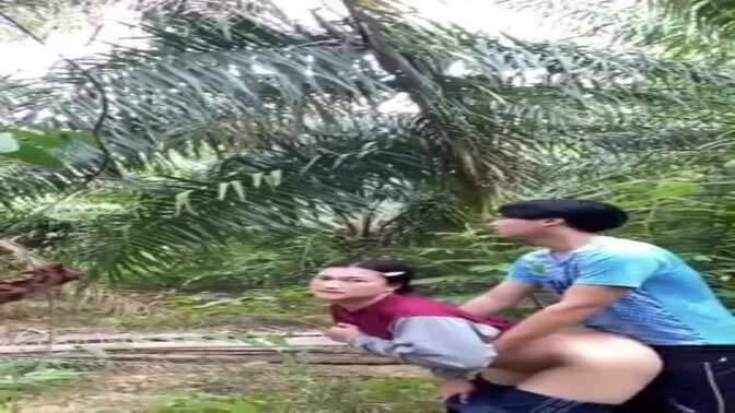 Thai cutie gets fucked in her backyard