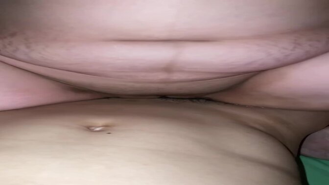 Thai girl gives a blowjob in car