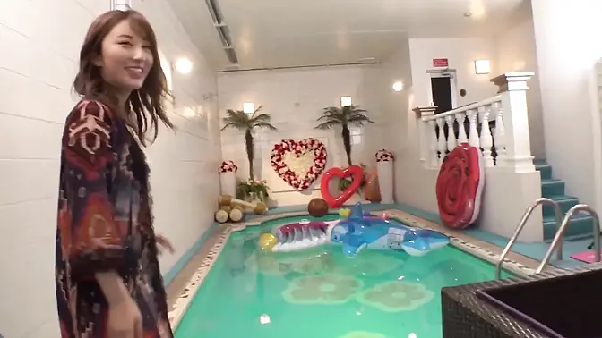 The Queen of Immortals gets her creampied by piston-pounding sex