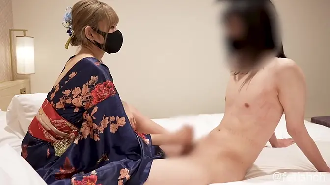 Tickling Handjob♡ / It′s so mysterious that I am not sure if I am playing with a girl or a boy????