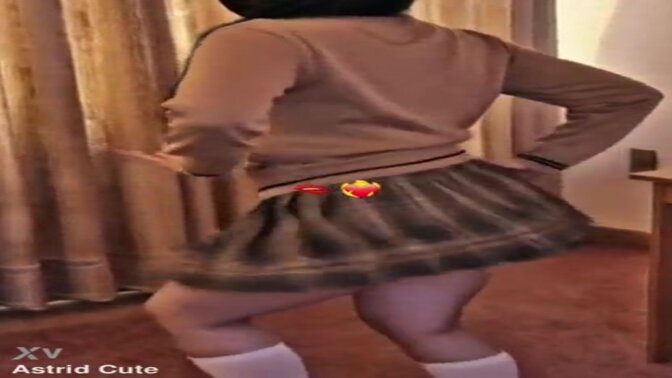 Want to see her sex videos??? 19-year-old with a big ass in a short skirt! She likes to shake her ass, but she likes it even more when they fuck her in the ass!!! - Full videos on this channel!! Click here!!!