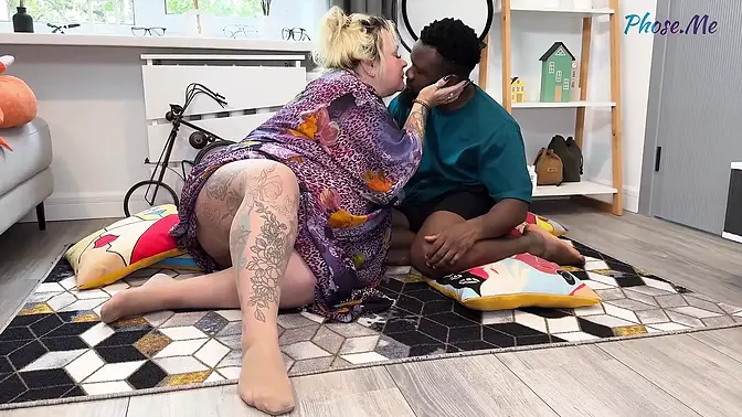 White girl's first time with a black guy ends in a creampie