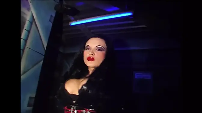 White girl's twat gets blacked by fake penis