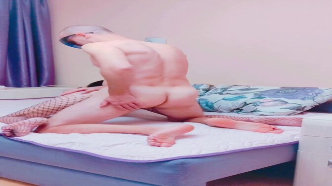 Wife gets fucked in missionary position by her husband