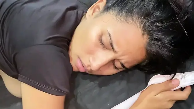 Young man's pussy-licking and milking of his MILF