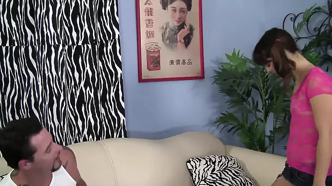 Young slut Elizabeth loves taking it in her pussy