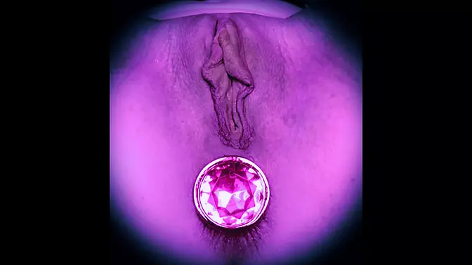 Young Slut gets fisted at the Kit Kat Club