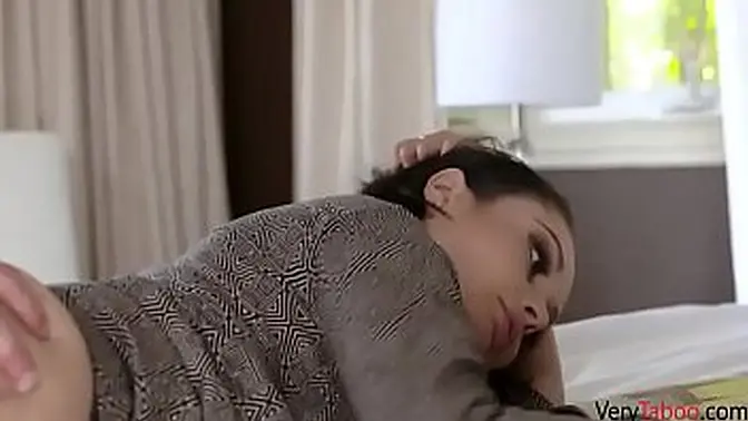 Young stud cums inside amazing MILF after Viagra